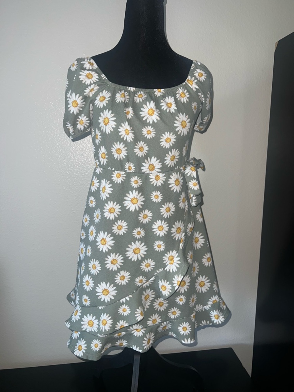 Emma & Elsa Daisy Green Spring Floral Faux Wrap Girls Dress‎ Ruffle Hem Size 14